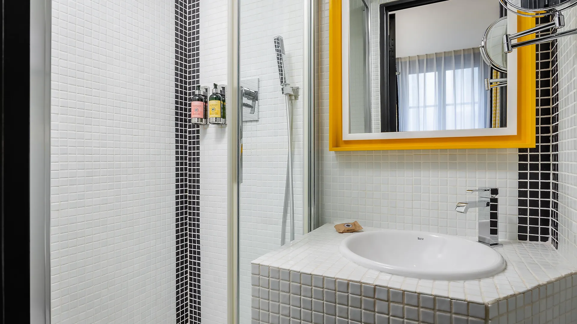 *** Hotel Monceau Elysees Paris France