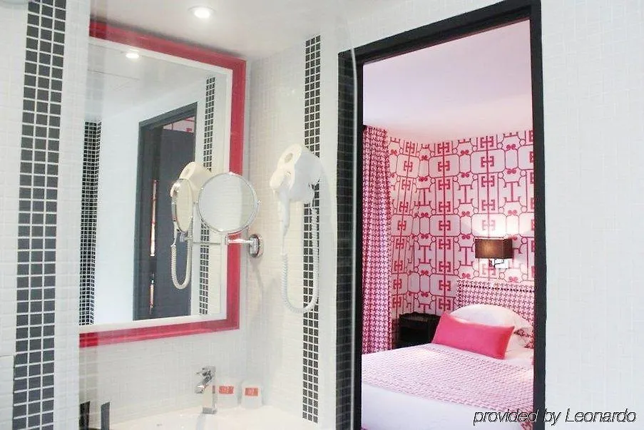 Monceau Elysees Paris 3*,